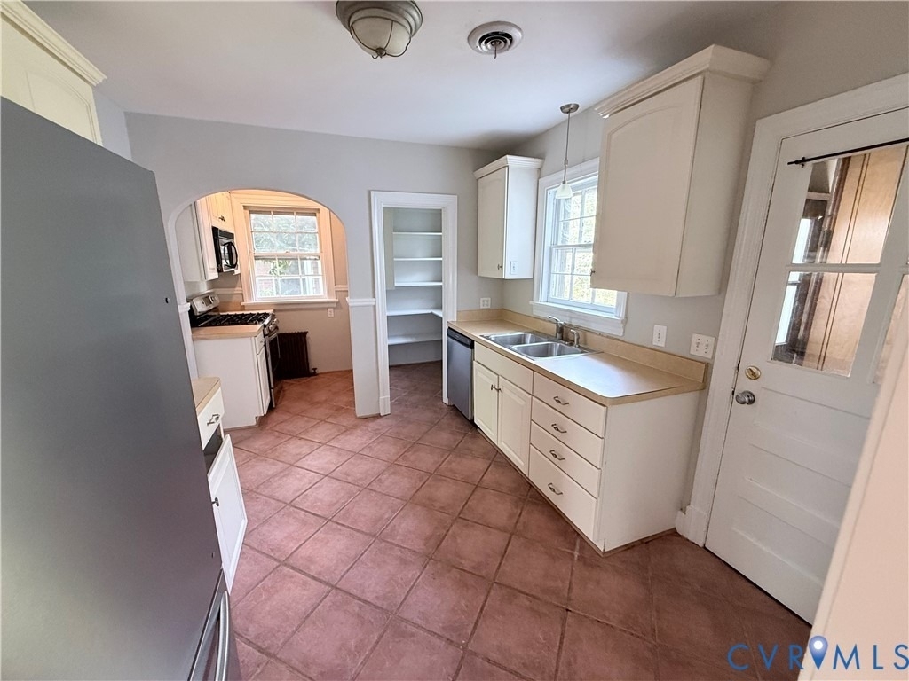 1724 Wilmington Avenue - Photo 4