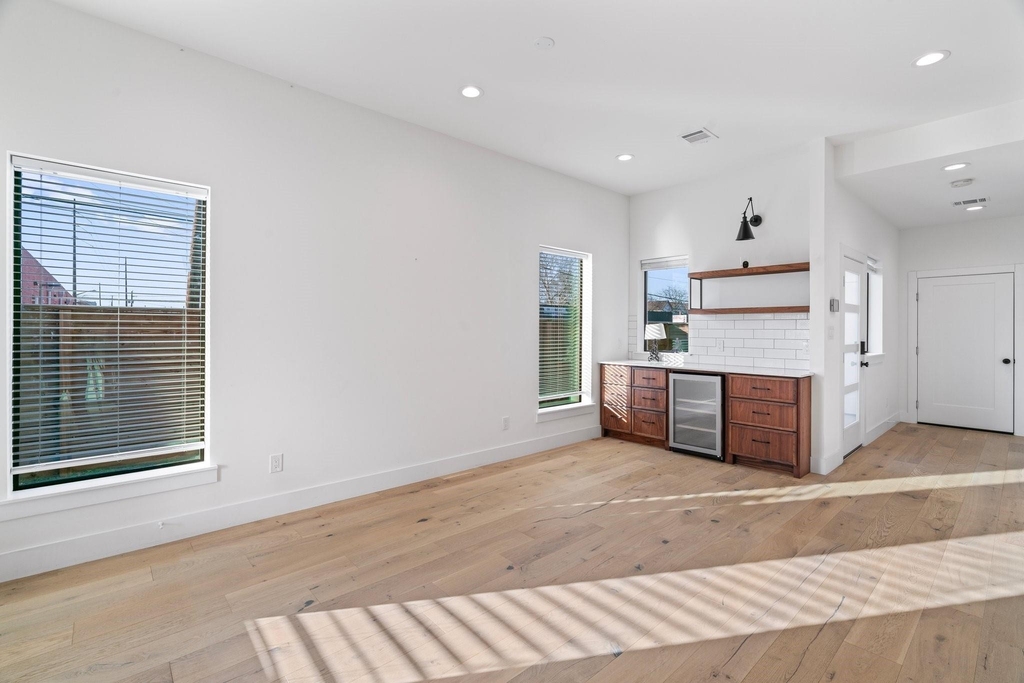 3802 Commerce Street - Photo 10