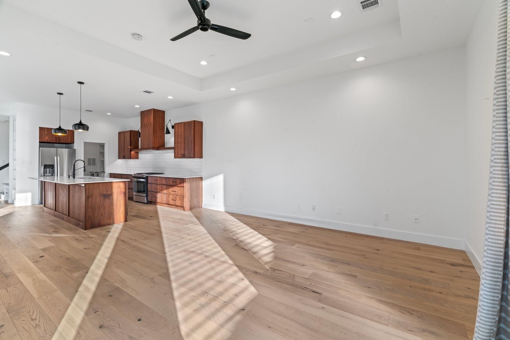 3802 Commerce Street - Photo 6