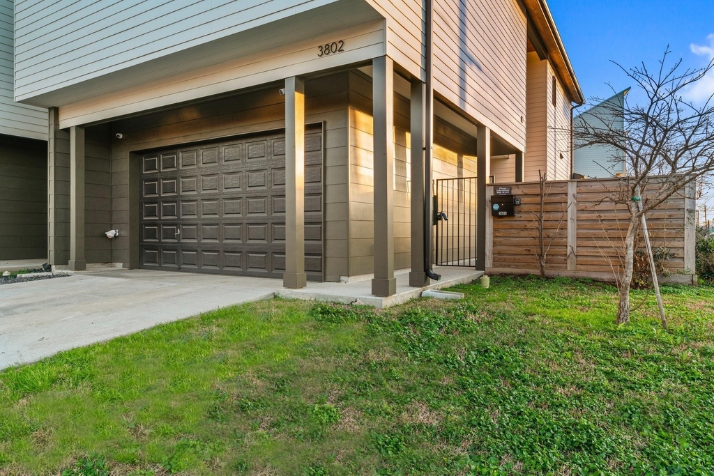 3802 Commerce Street - Photo 43