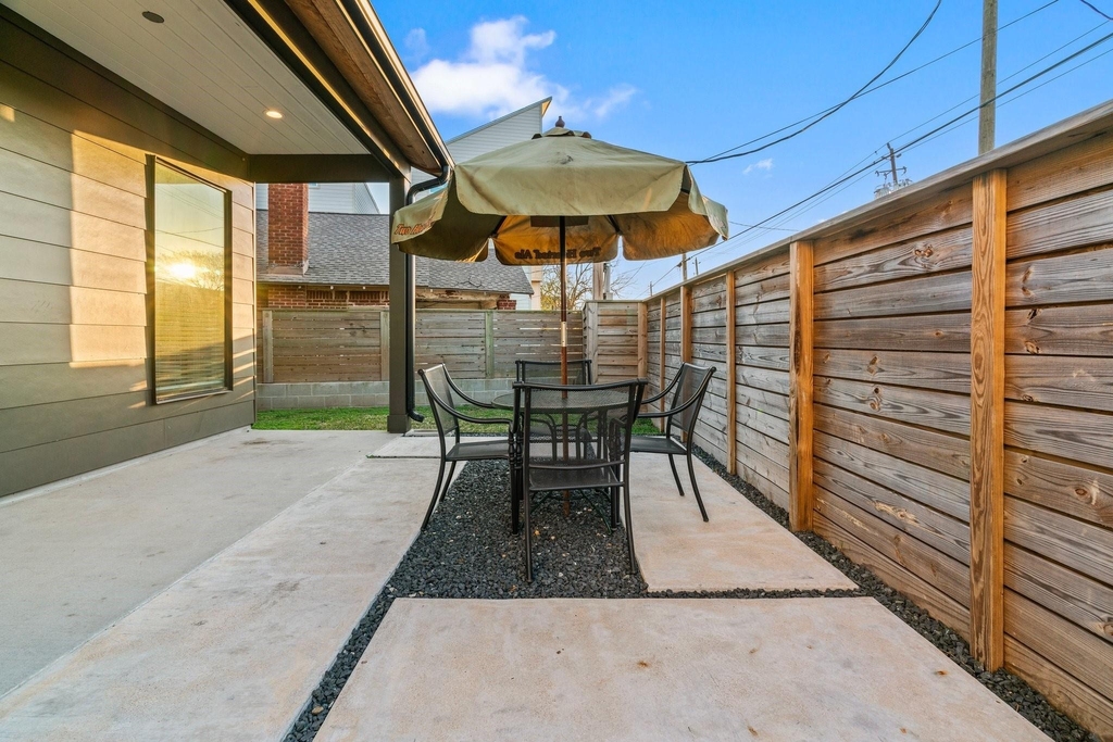 3802 Commerce Street - Photo 17