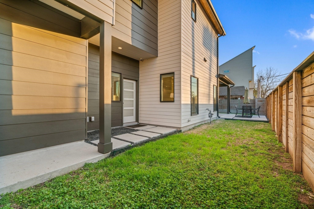 3802 Commerce Street - Photo 15