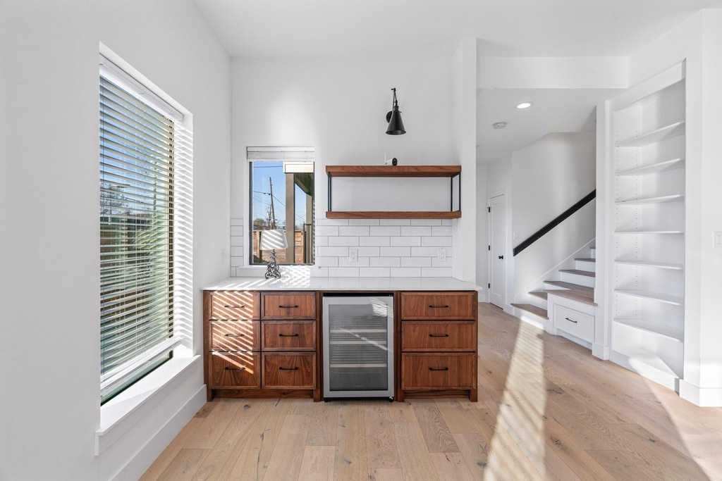 3802 Commerce Street - Photo 11