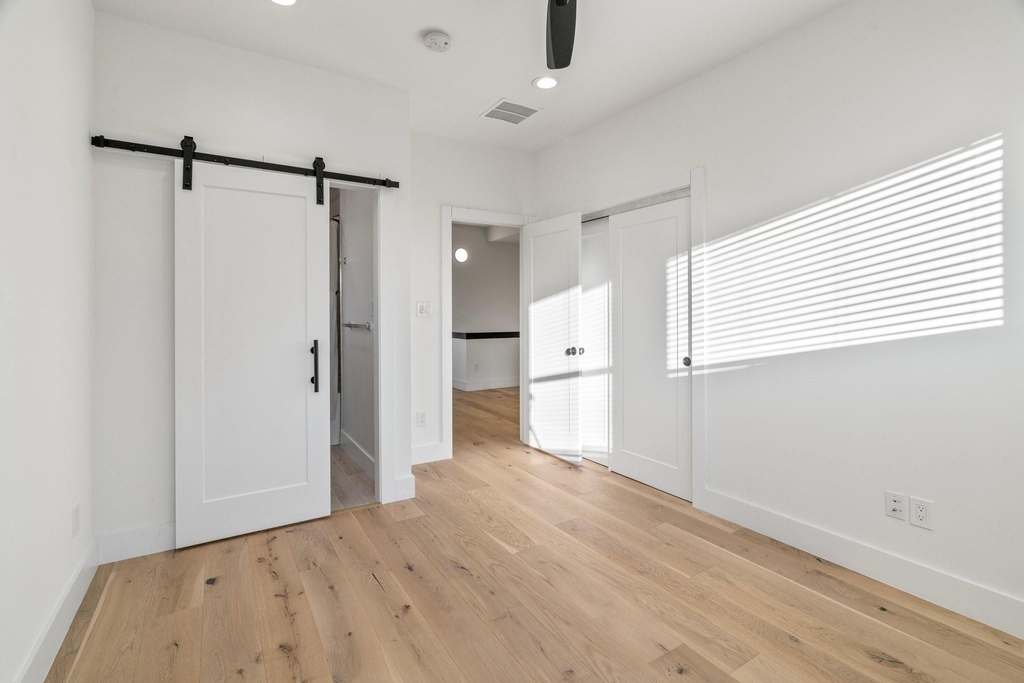 3802 Commerce Street - Photo 32