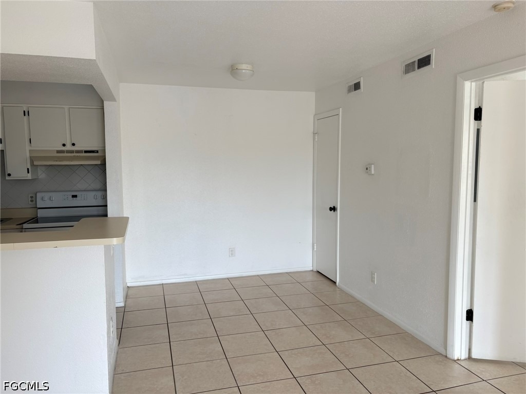 2855 Winkler Avenue - Photo 2
