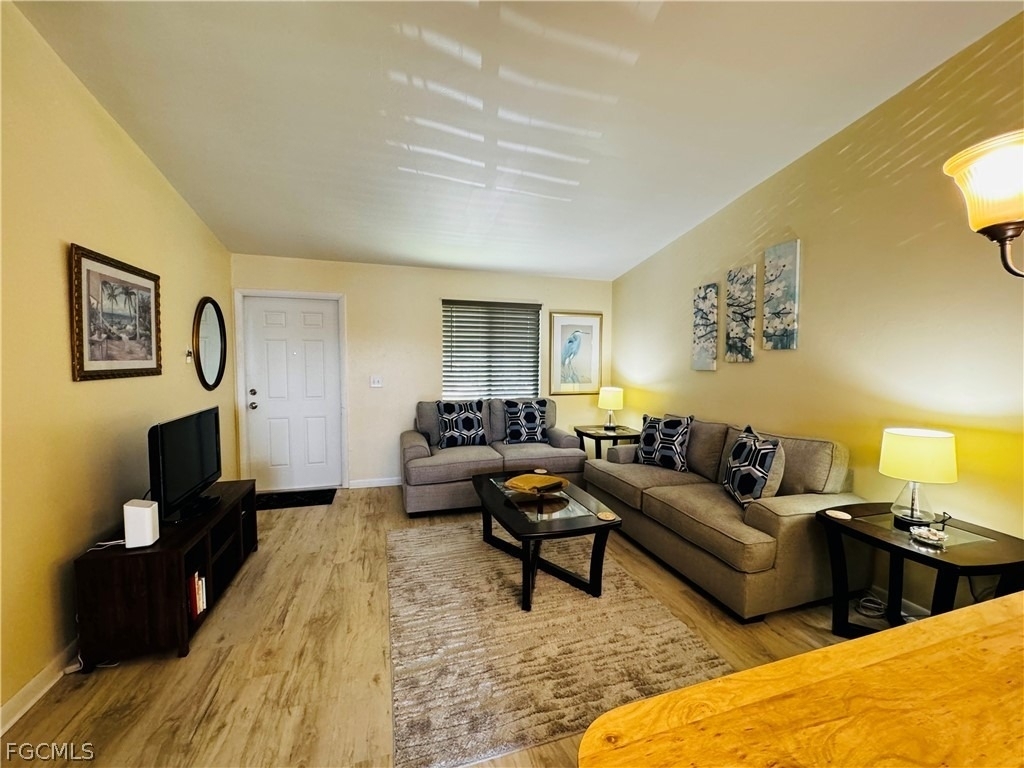 4903 Vincennes Street - Photo 3