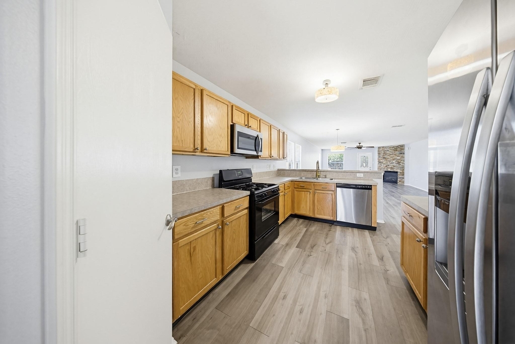 627 Regal Hollow Lane - Photo 2