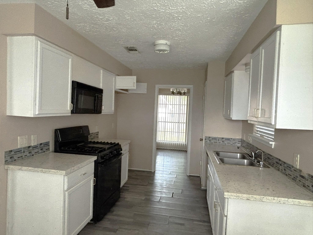 17323 Camberwell Green Lane - Photo 6