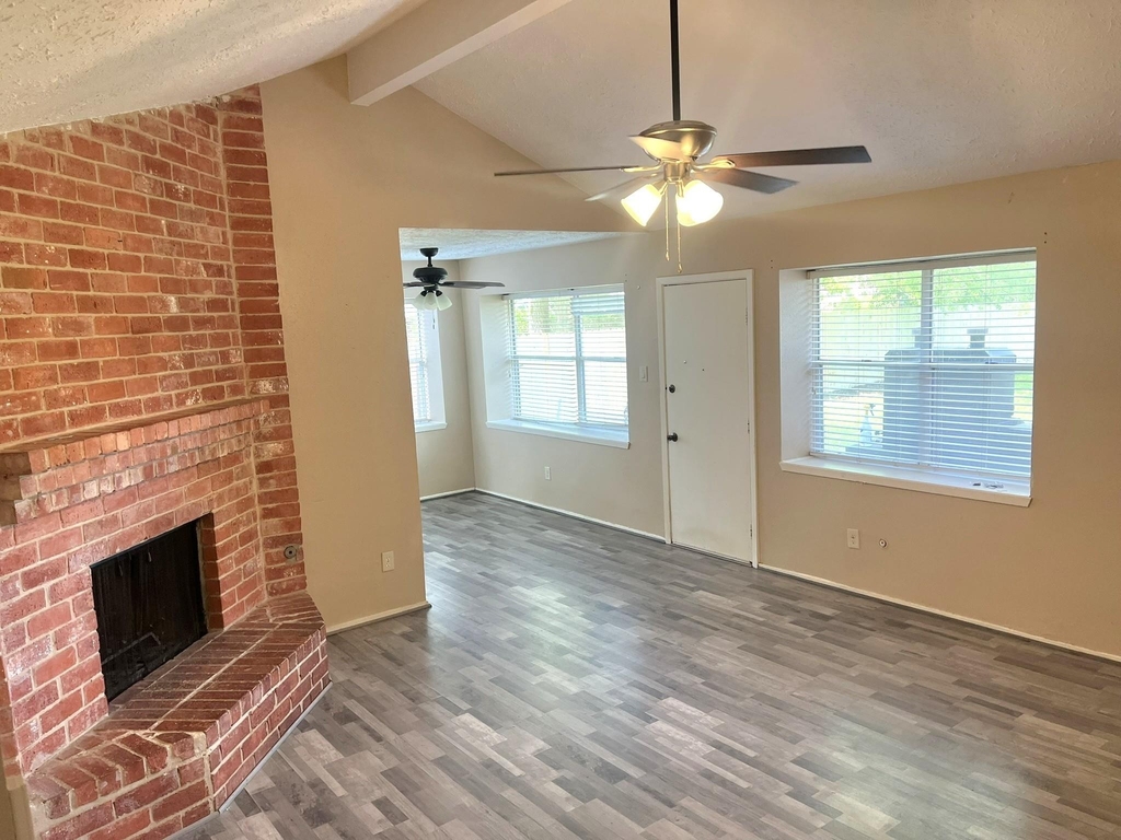 17323 Camberwell Green Lane - Photo 5
