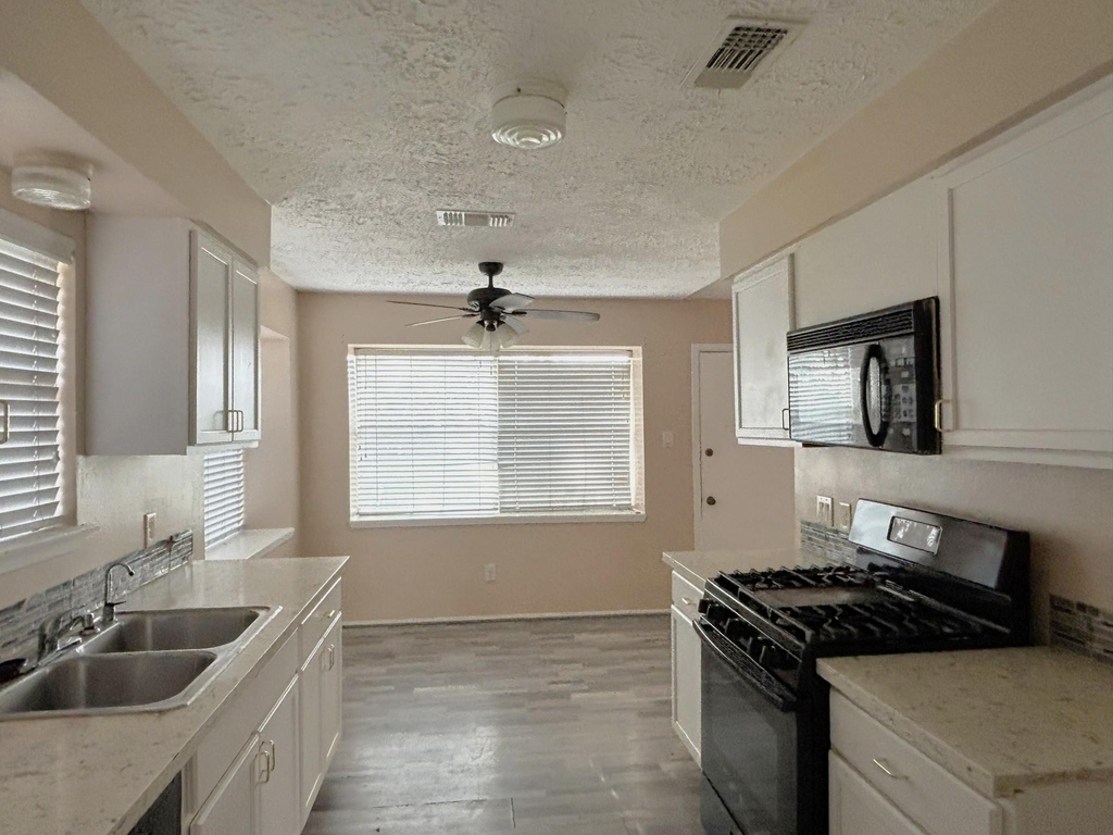 17323 Camberwell Green Lane - Photo 7