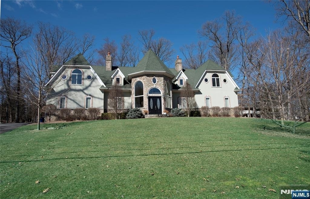 673 Glendale - Photo 0