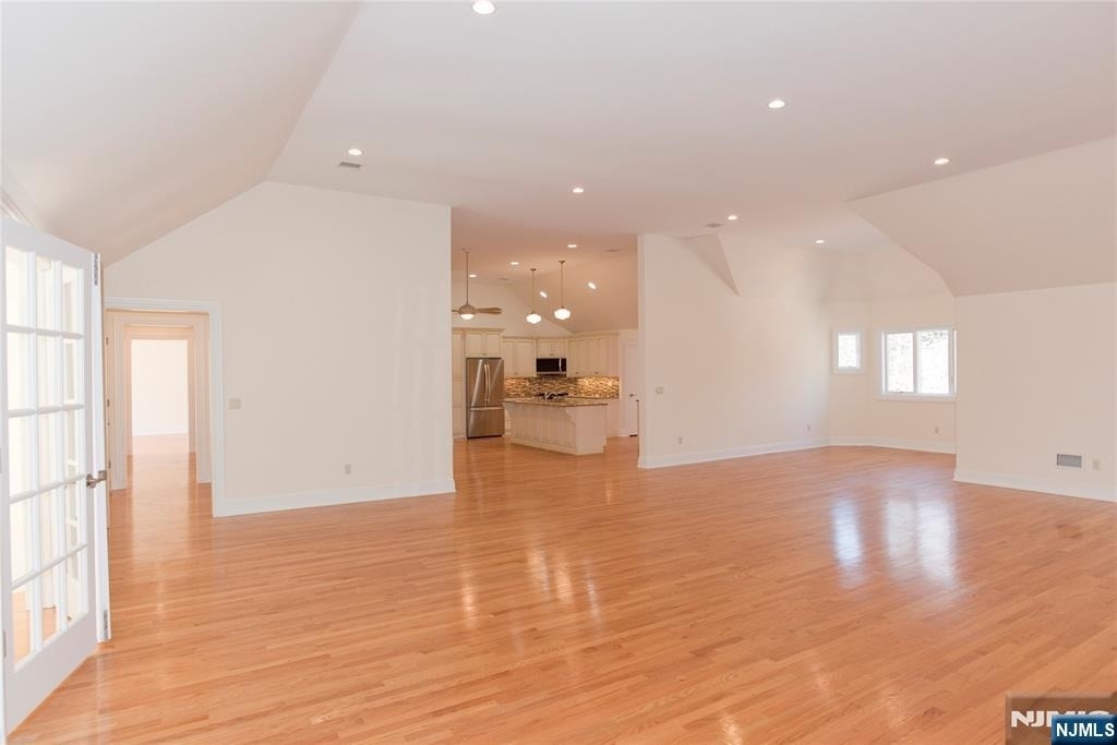 673 Glendale - Photo 9