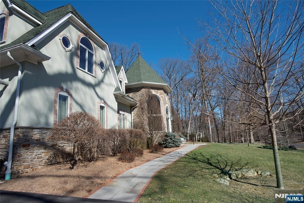673 Glendale - Photo 1