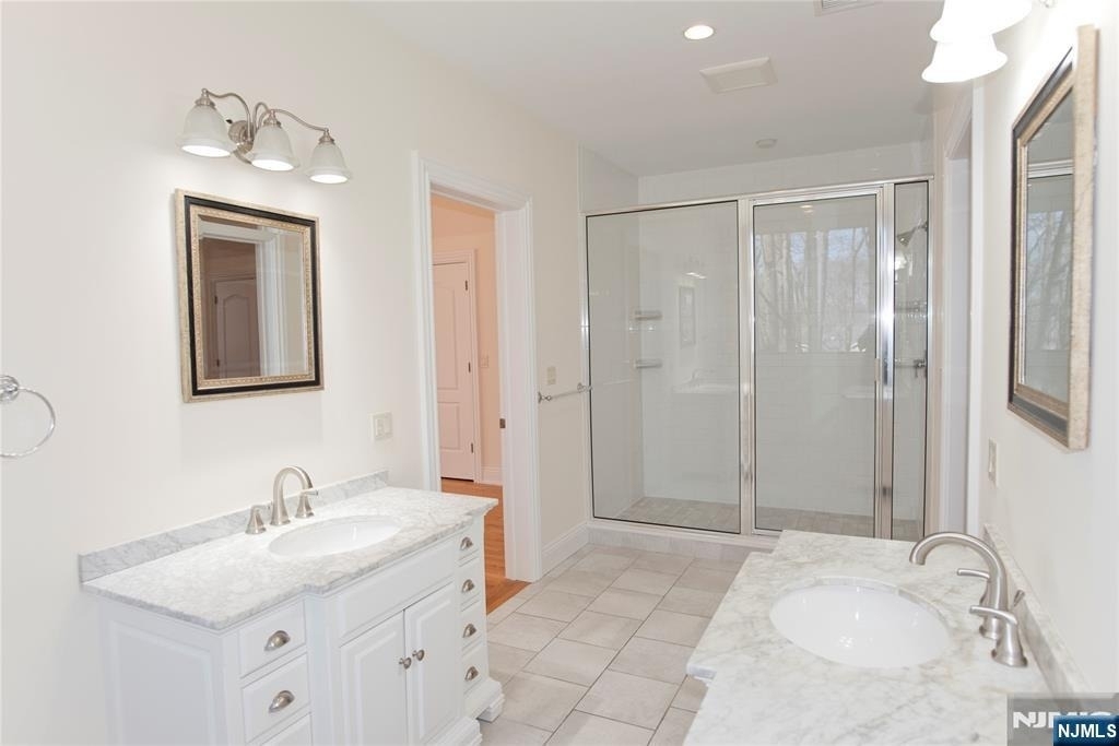 673 Glendale - Photo 16