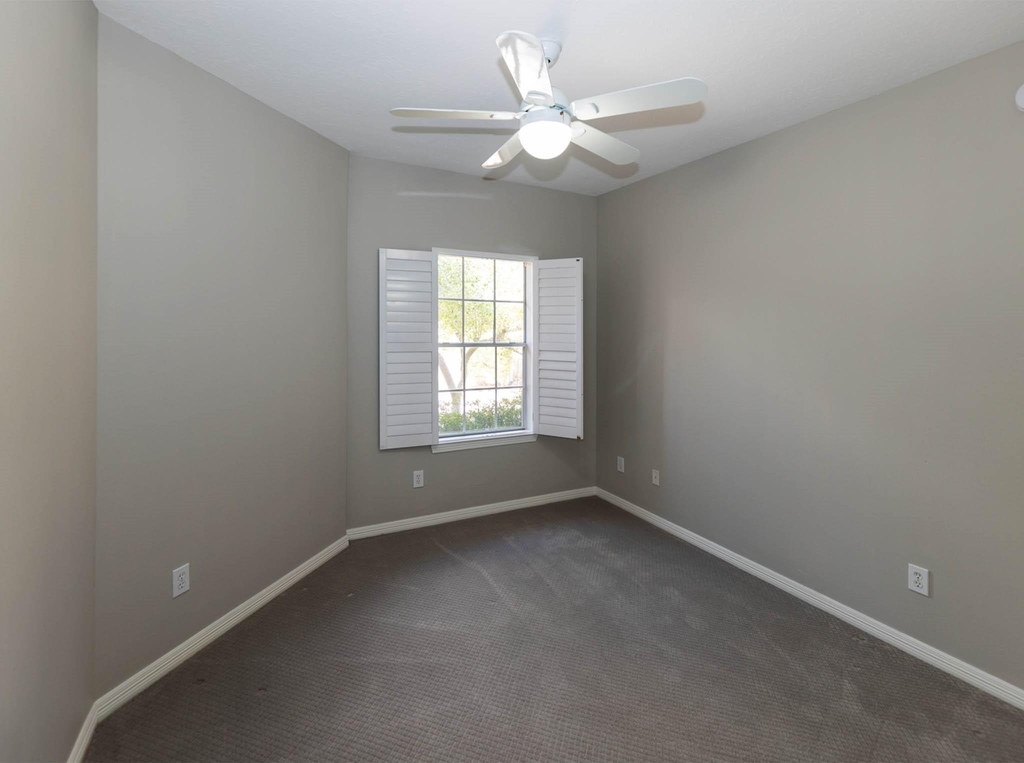 2435 Thorndon Park Court - Photo 10