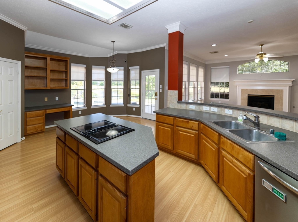 2435 Thorndon Park Court - Photo 13