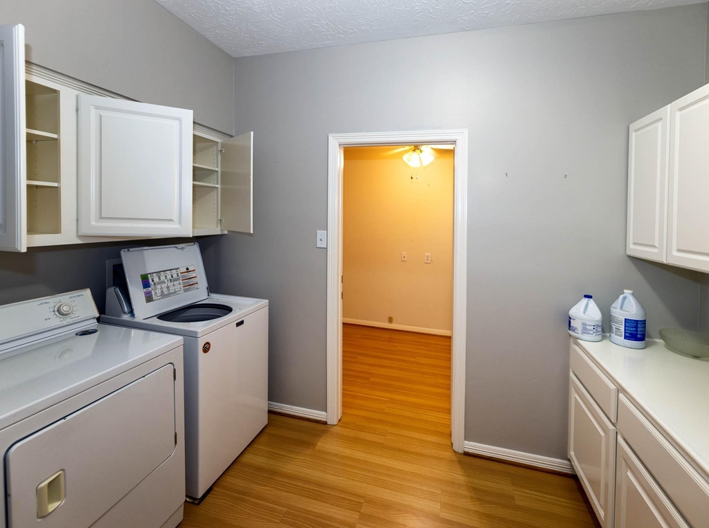 2435 Thorndon Park Court - Photo 7