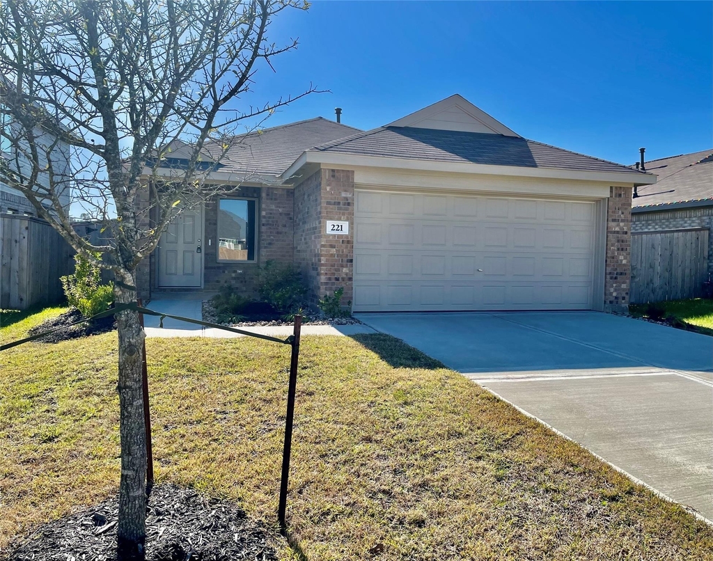 221 Crystal Bay Ln - Photo 0