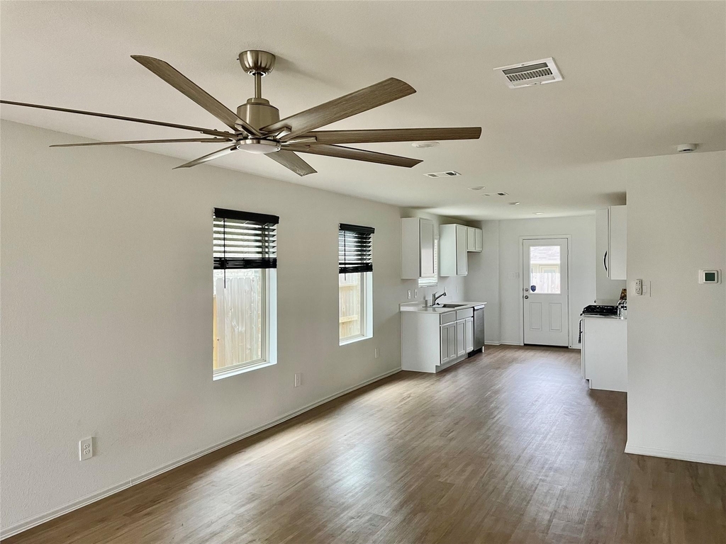 221 Crystal Bay Ln - Photo 2