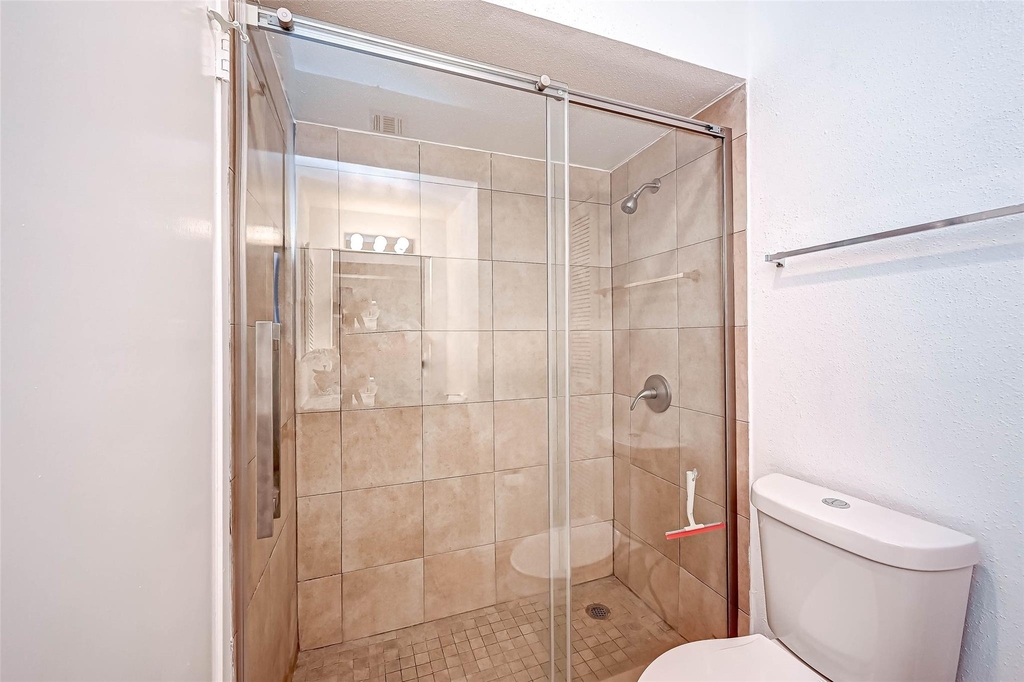 2232 S Piney Point Road - Photo 21