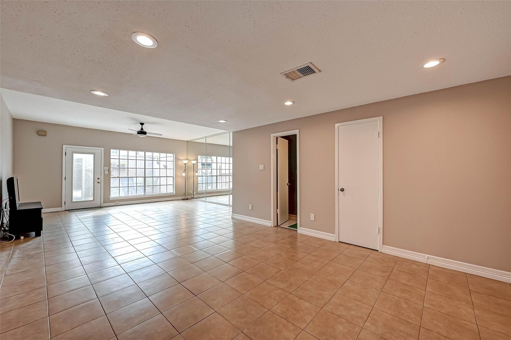 2232 S Piney Point Road - Photo 3