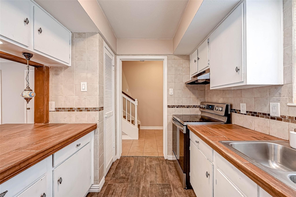 2232 S Piney Point Road - Photo 10