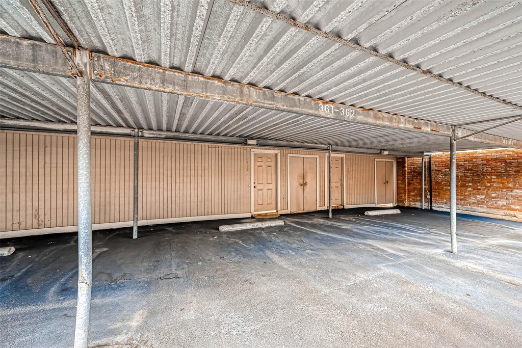 2232 S Piney Point Road - Photo 28