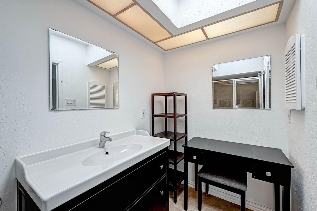 2232 S Piney Point Road - Photo 26
