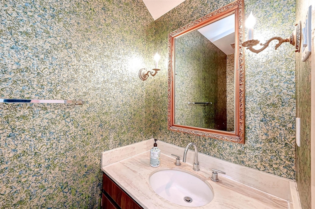 2232 S Piney Point Road - Photo 15