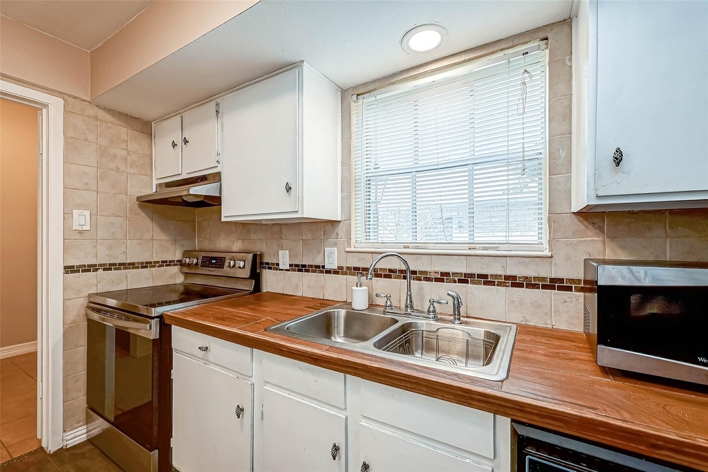 2232 S Piney Point Road - Photo 11
