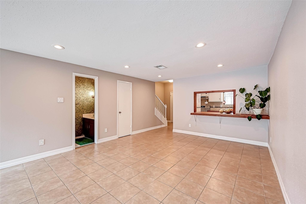 2232 S Piney Point Road - Photo 4