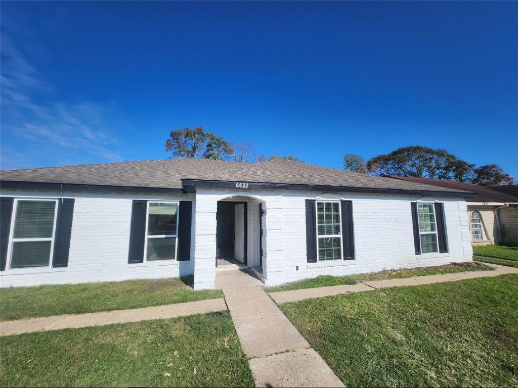 6824 W Fuqua Drive - Photo 0