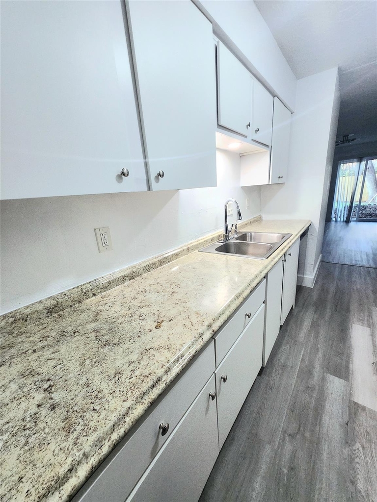 6824 W Fuqua Drive - Photo 3