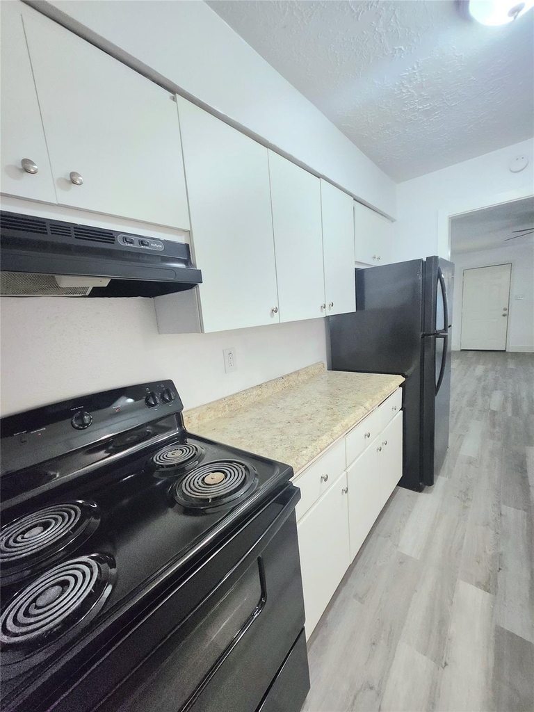 6824 W Fuqua Drive - Photo 4