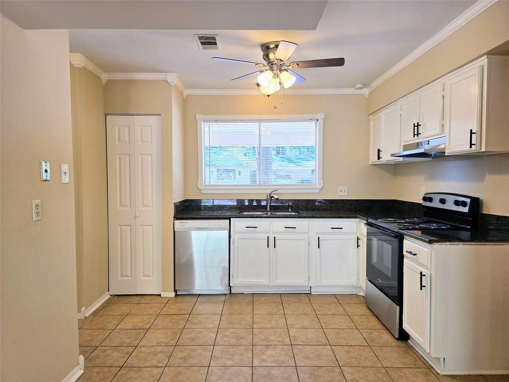 2602 N Red Cedar Circle - Photo 4