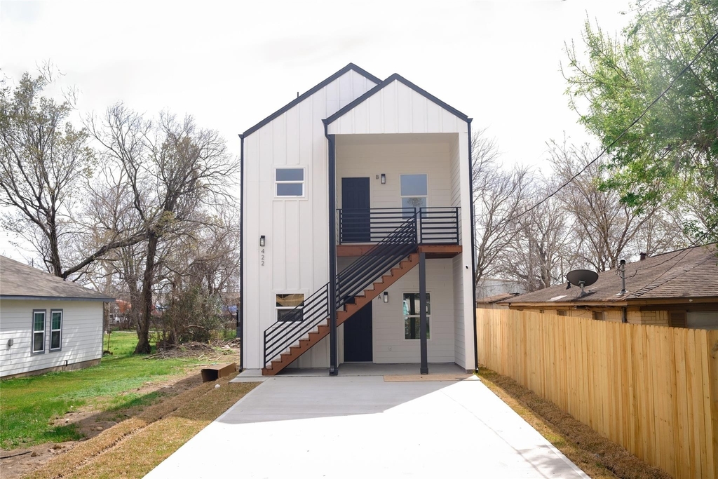 422 New Hampshire Street - Photo 1