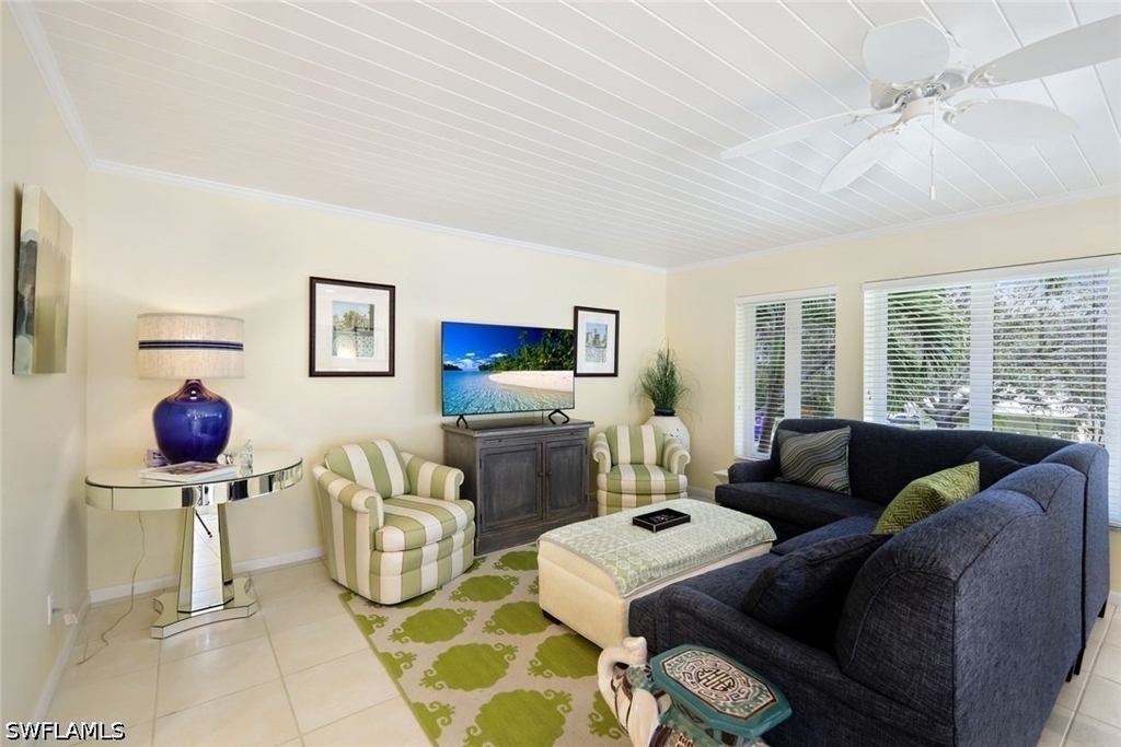 286 4th Street S - Photo 3