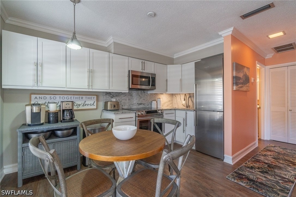 1215 Edington Place - Photo 6