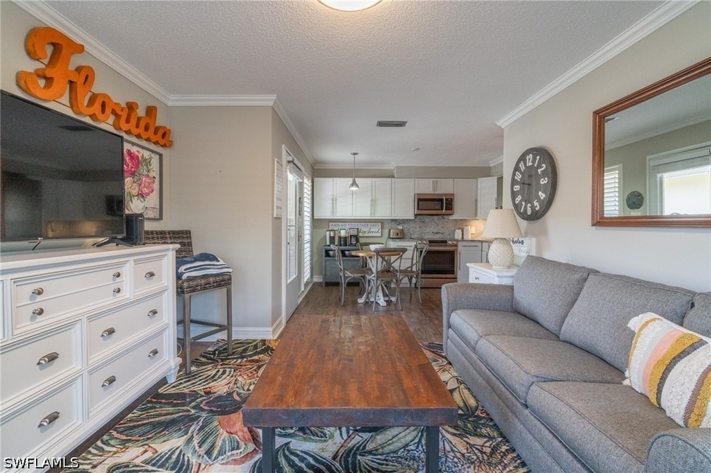 1215 Edington Place - Photo 4