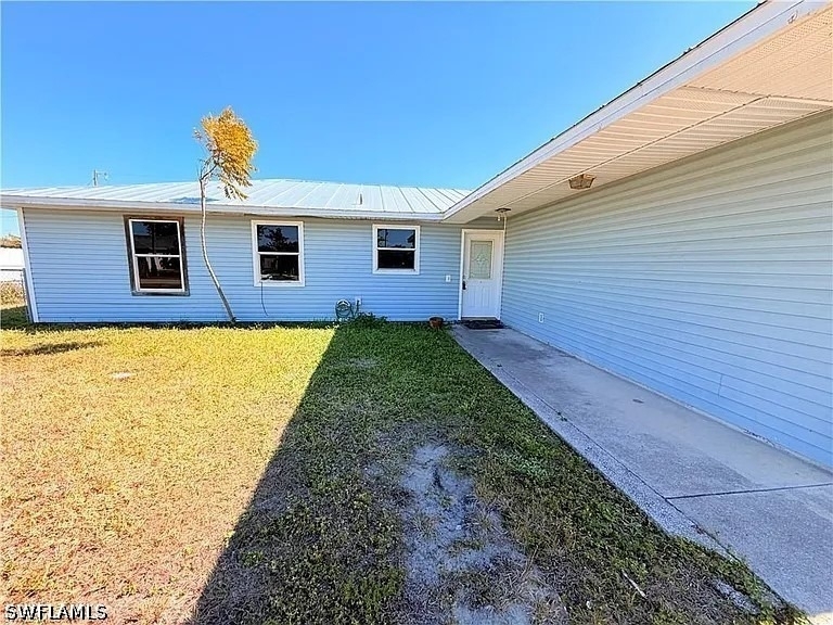 419 Ne 16th Place - Photo 1
