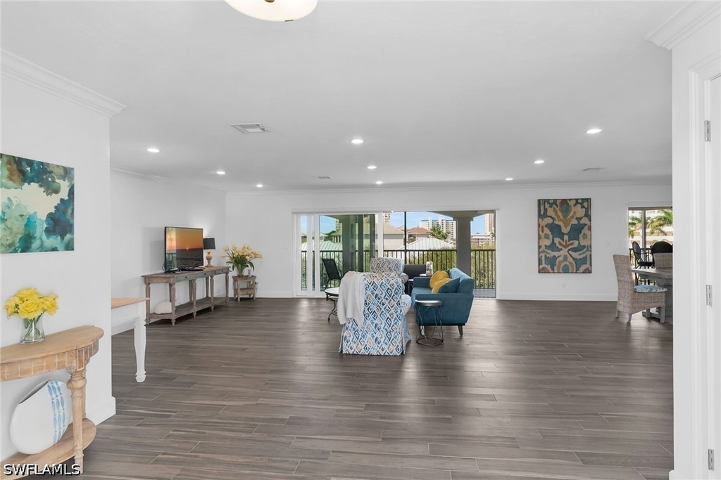 1020 Swallow Avenue - Photo 1