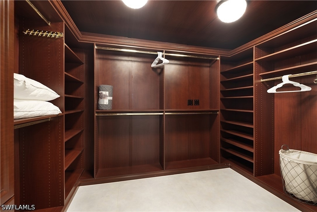 2307 Queens Way - Photo 10