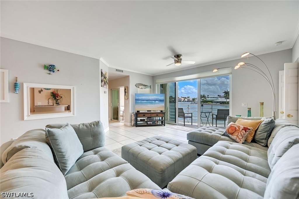 4530 Gulf Shore Boulevard N - Photo 1