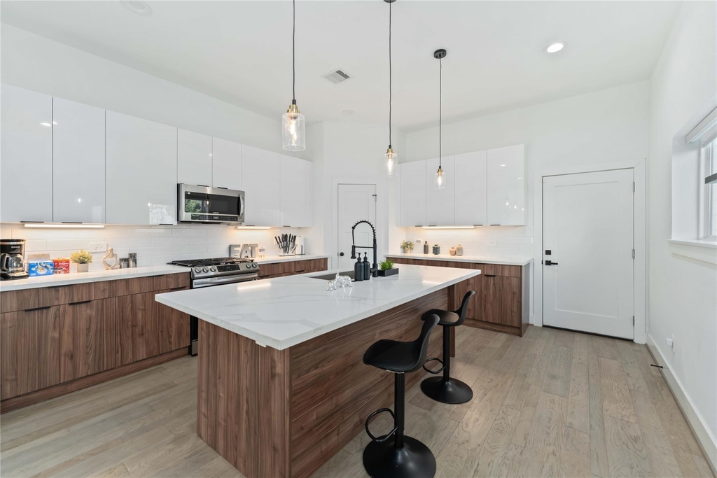 3034 Gray Street - Photo 2
