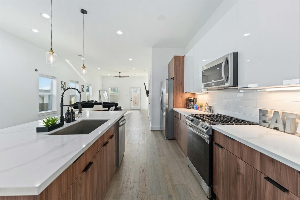 3034 Gray Street - Photo 3