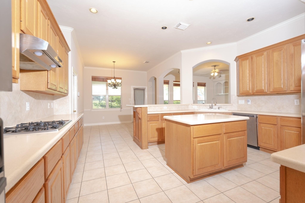 24319 Bay Hill Boulevard - Photo 5