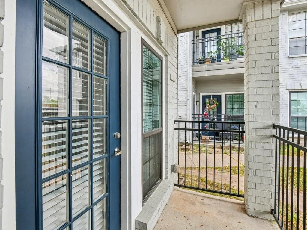 4211 Clay Hill Drive - Photo 9