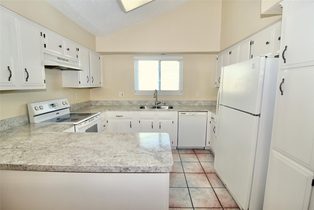16731 Rippling Mill Drive - Photo 9