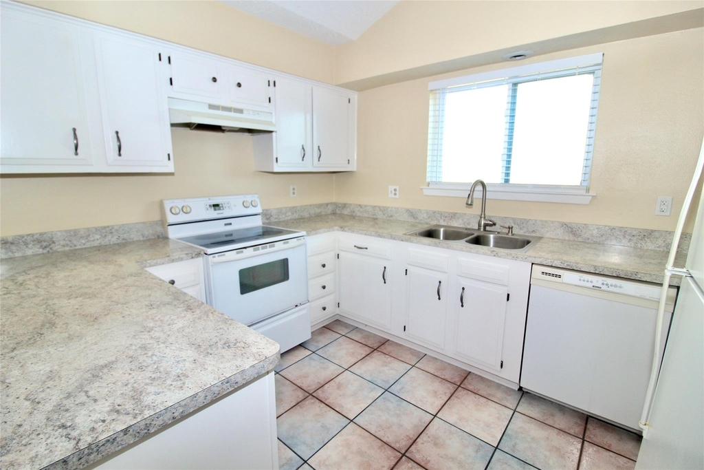 16731 Rippling Mill Drive - Photo 2