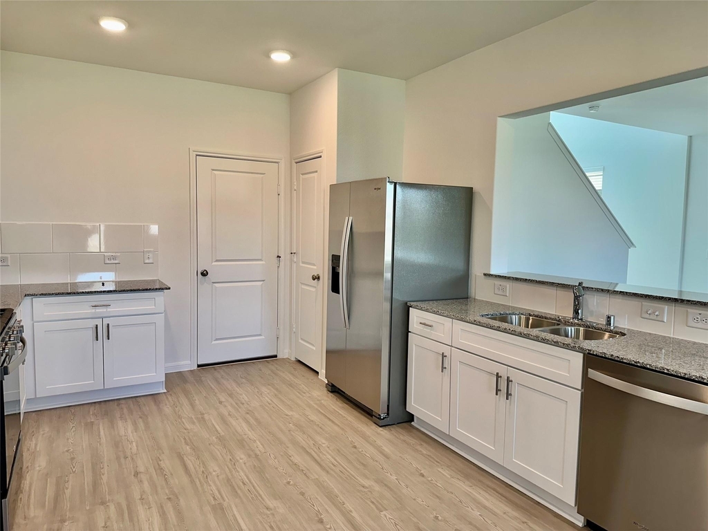 16530 Pine Arrow Drive - Photo 4